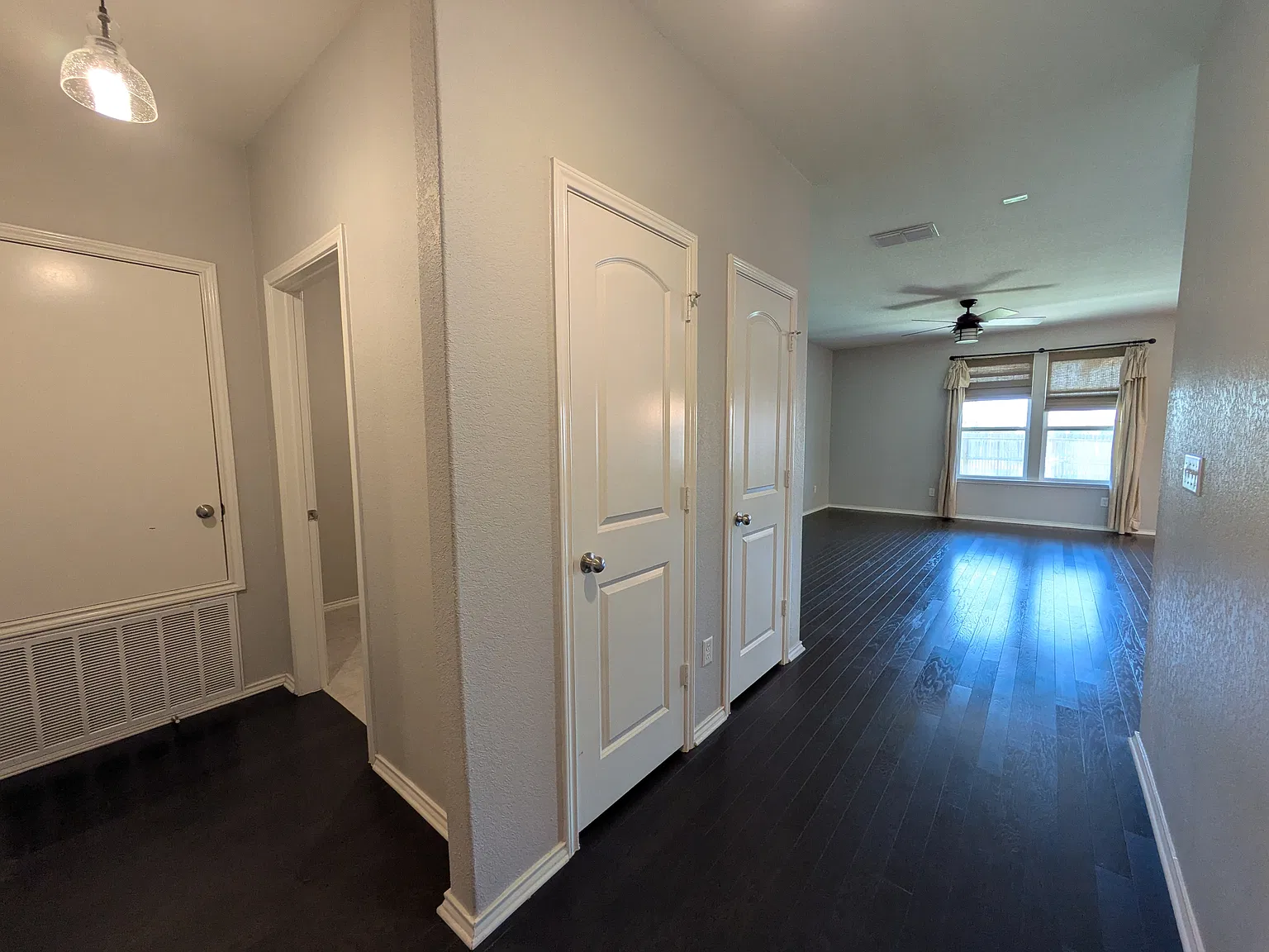 3 bed, 1586 sqft, $1,995 — Photo 4