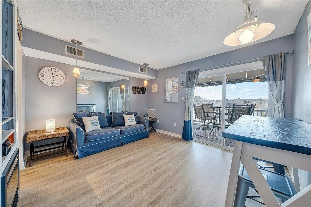 1089 Bluewater Dr Unit 411 photo 1