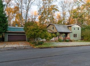 1025 Sweet Rd, East Aurora, NY 14052