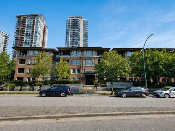 3105 Lincoln Ave #210, Coquitlam, BC V3B 0E1
