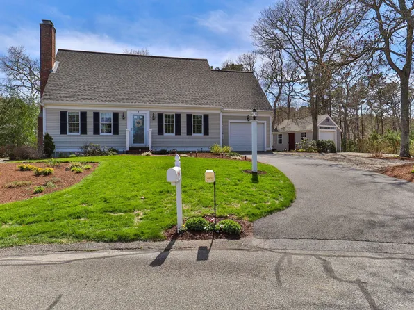 8 Teaberry Avenue, Harwich, MA 02645