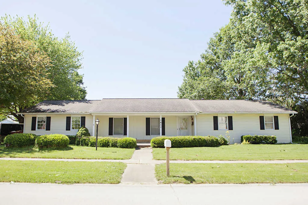 1411 Harrington Dr photo 1
