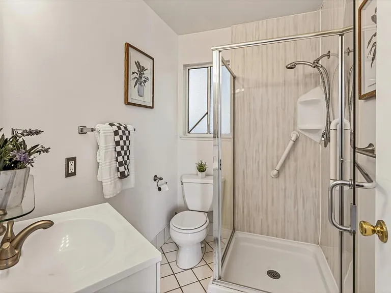 3991 Sutherland Dr — Photo 3