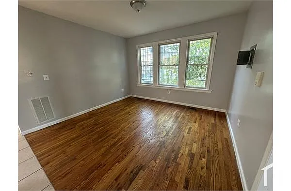 Building Photo - 641 15th Ave #1L