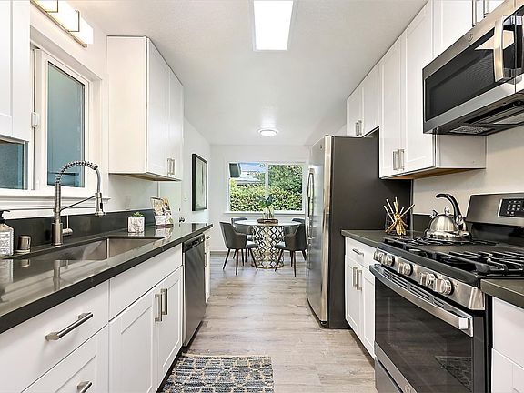 5th image of 4515 Alma Vista Way