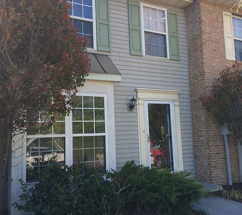 1st image of 611 Chatham Sq
