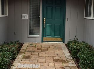 4 Country Club Ct, Shalimar, FL 32579