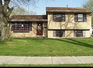 2915 E 40th Ct, Des Moines, IA 50317