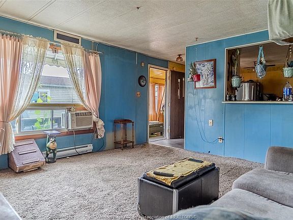 4th image of 293 Forest Pl