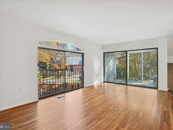 4th image of 10855 Deborah Dr