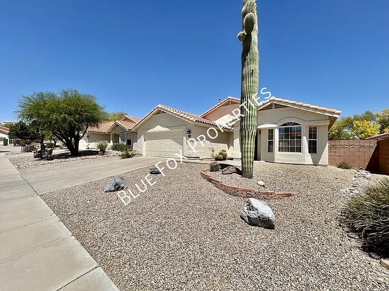 710 W Calle Alta Loma — Photo 1