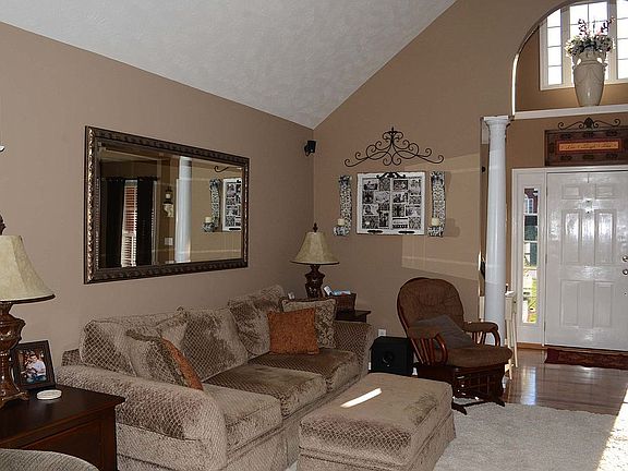 2nd image of 1043 River Bend Dr