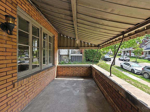 4th image of 1134 Fairbanks Ave