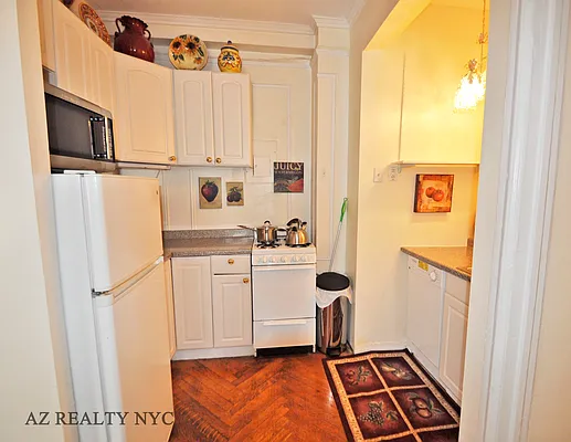 Rented by FirstService Realty (legacy) | media 31