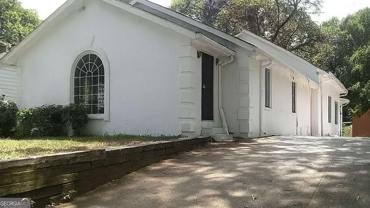 2332 Saint James Dr NW, Atlanta, GA 30318 | MLS #10683781 | Zillow