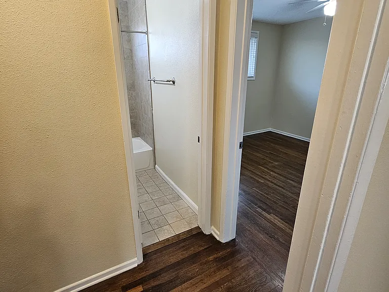 14620 Magnolia Blvd #5 — Photo 8