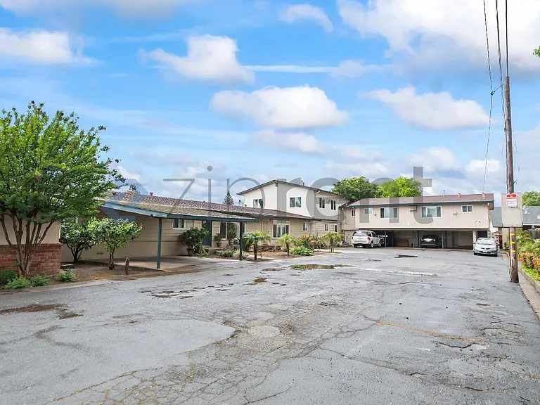 1883 Robin Ln #1 — Photo 23