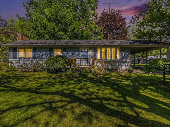 8986 N 80th Ave, Pentwater, MI 49449