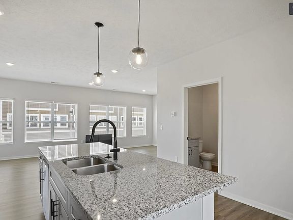 3rd image of 20892 South Ct