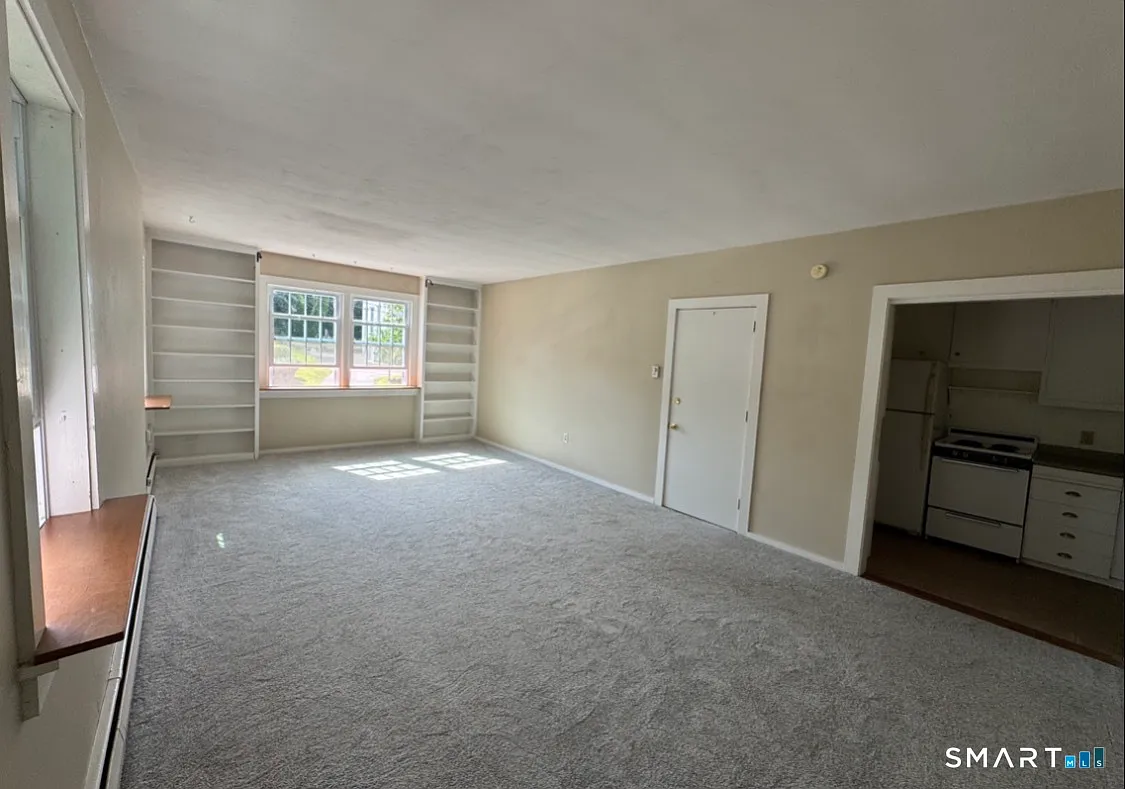 1 bed, 1.0 bath, 700 sqft, $1,800 — Photo 3