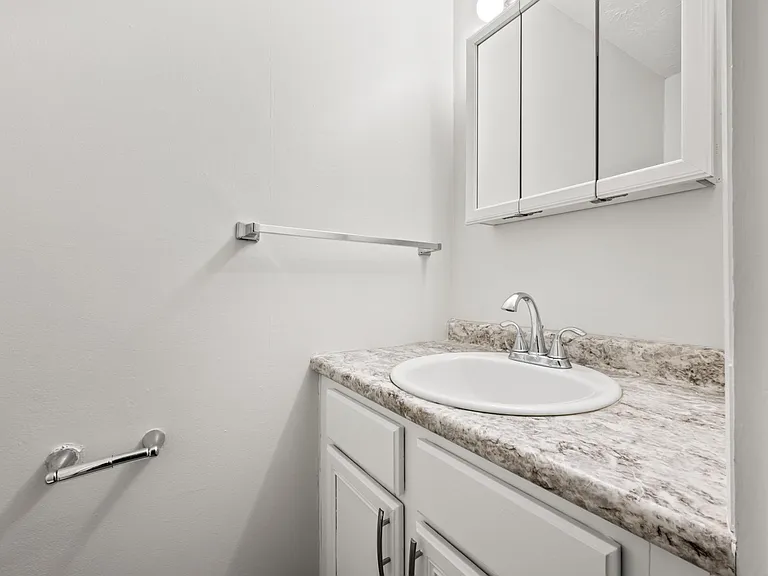 345 Oakland St #39 — Photo 9