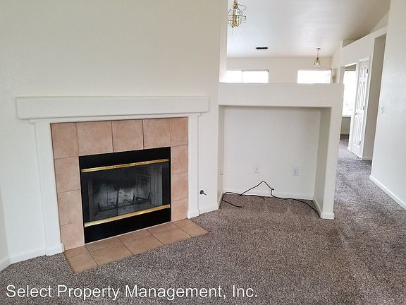 4th image of 28 White Stone Ct