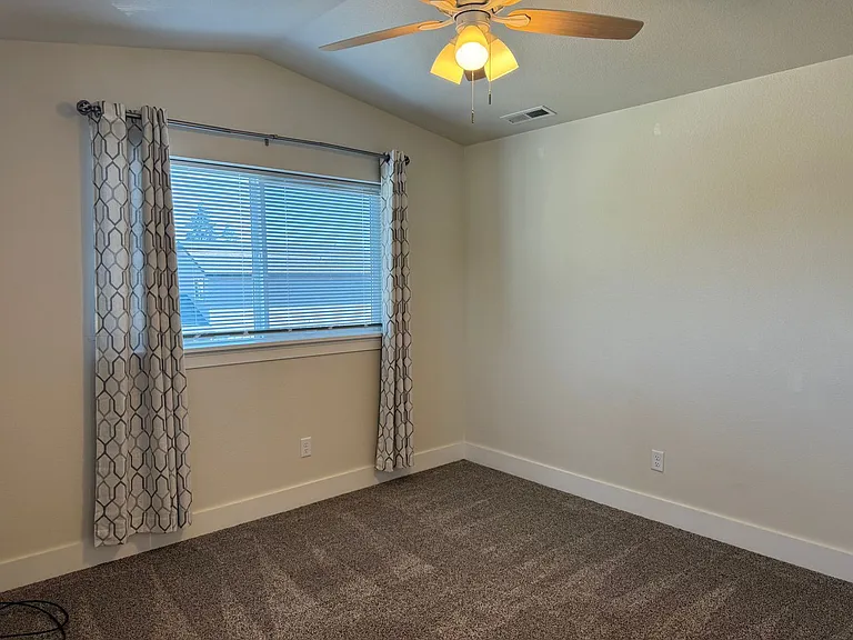 2521 Justine Ln — Photo 17