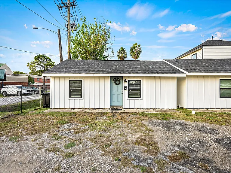 7303 Market St — Photo 2