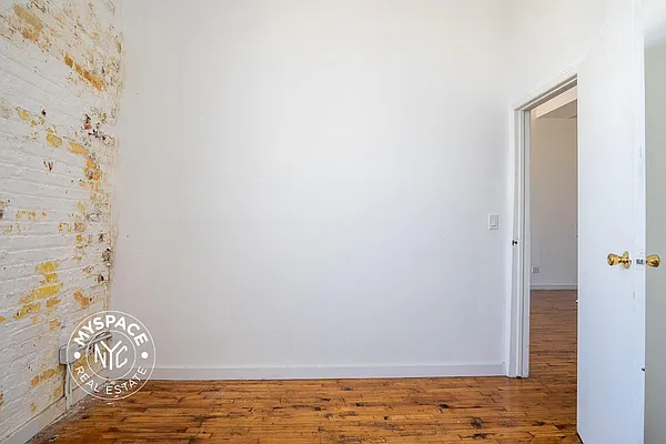 Rented by MySpaceNYC | media 9