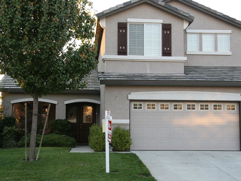 Two story beauty, turn key ready
