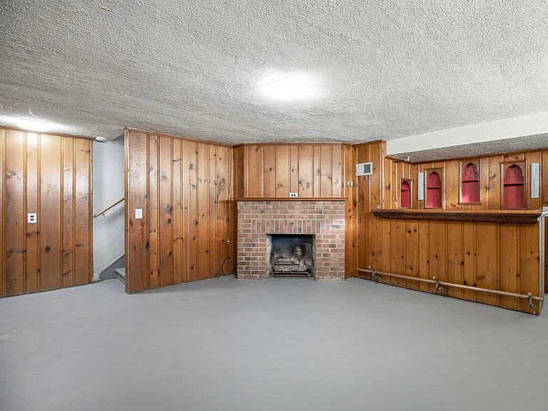 18121 Hiller Ave — Photo 24
