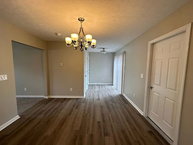 3929 Pinoak View Ct — Photo 8