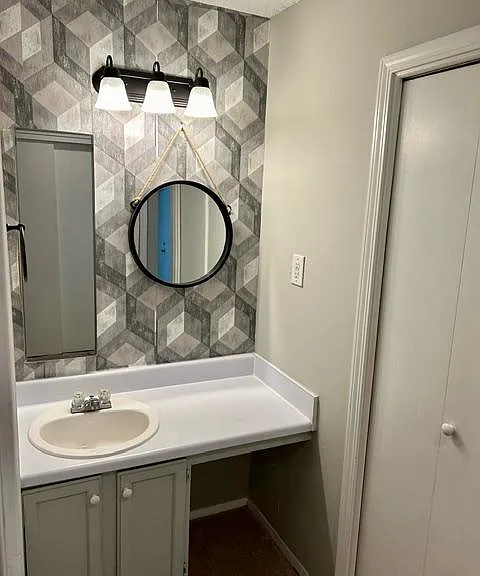 Primary Bedroom ensuite Vanity