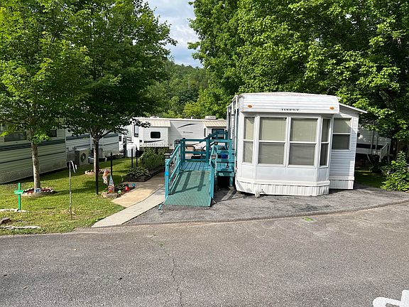 2nd image of 4229 E Pkwy Lot 9
