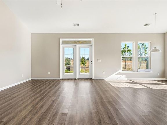 4th image of 110 Dekan Ave