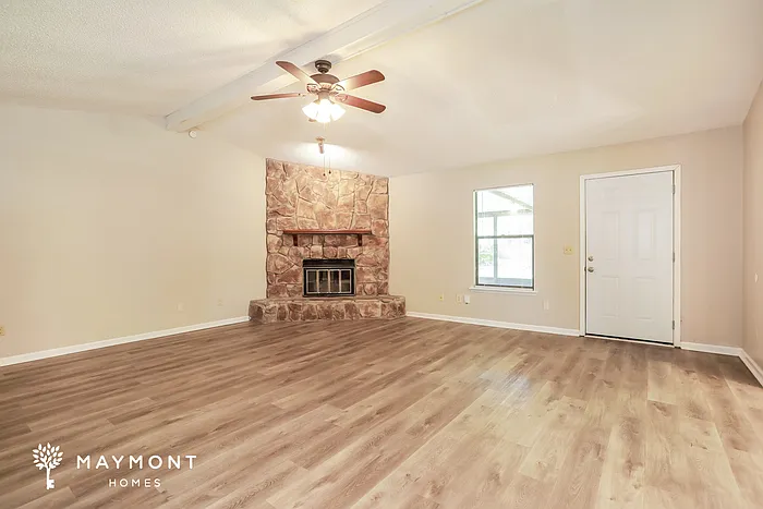 4 bed, 2.0 bath, 1828 sqft, $2,230 — Photo 3
