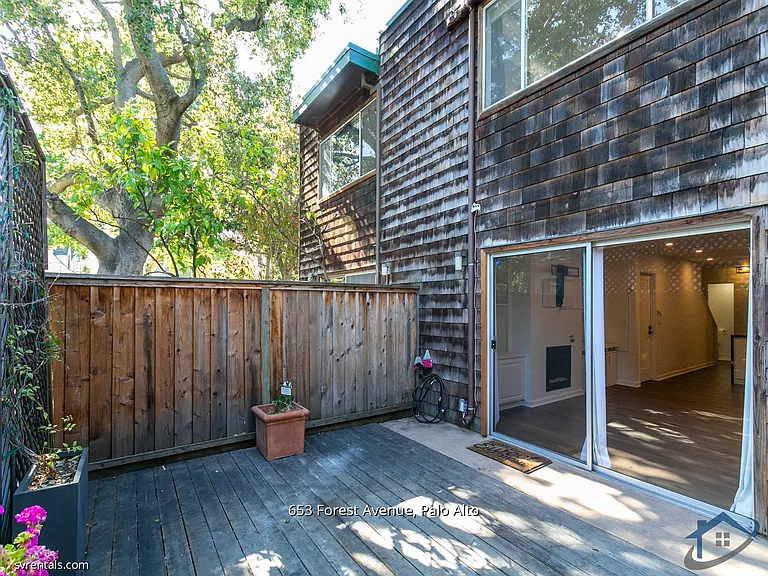 653 Forest Ave — Photo 17