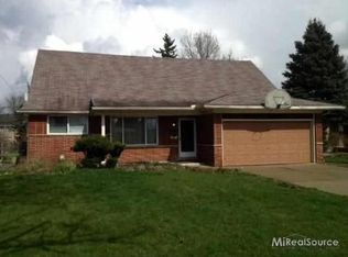 28824 Warner Ave, Warren, MI 48092