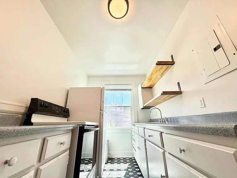 1522 E Olive Way — Photo 34