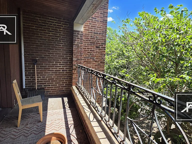 315 Summit Ave #8 — Photo 9