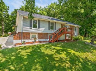 7401 N Strathbury Ave, Kansas City, MO 64151