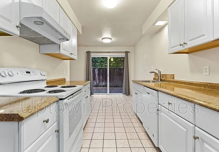 17354 Merlo Rd — Photo 26