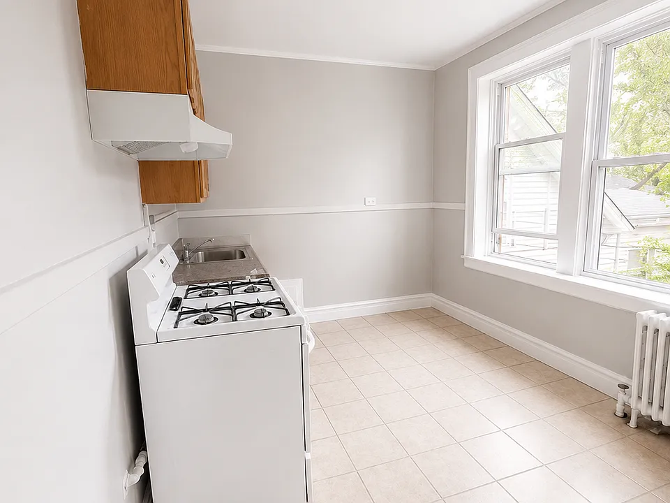 3 Fuller Pl #2