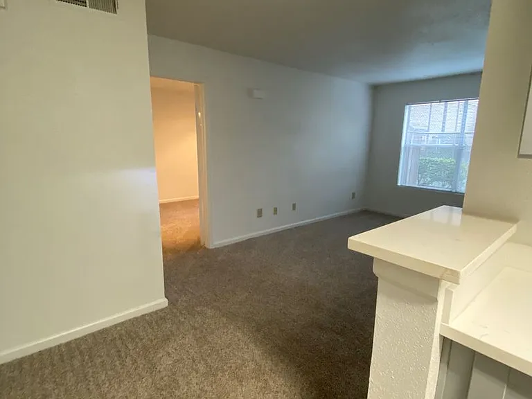 Emerald Cove Apartments — Photo 109