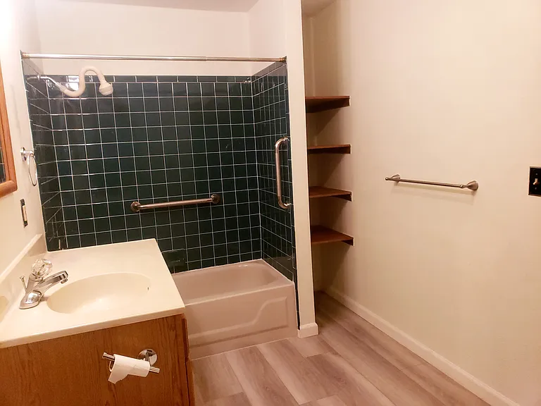 2043 E Nichols Dr — Photo 36