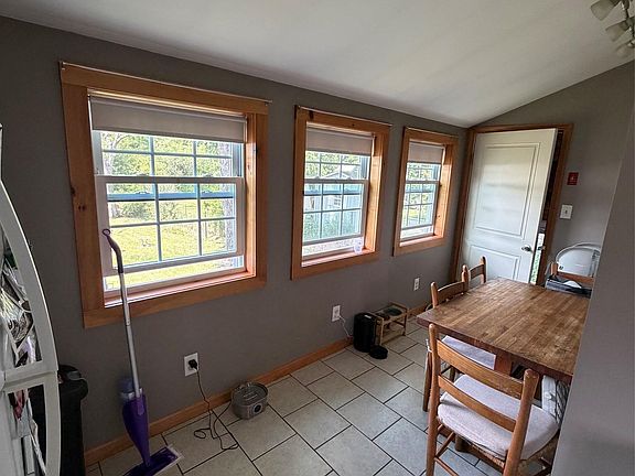 3rd image of 17 Cooley Road