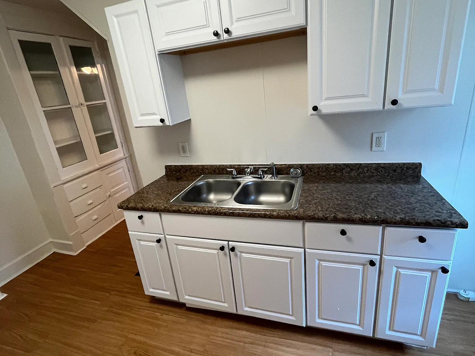 2 bed, 900 sqft, $1,200 — Photo 3