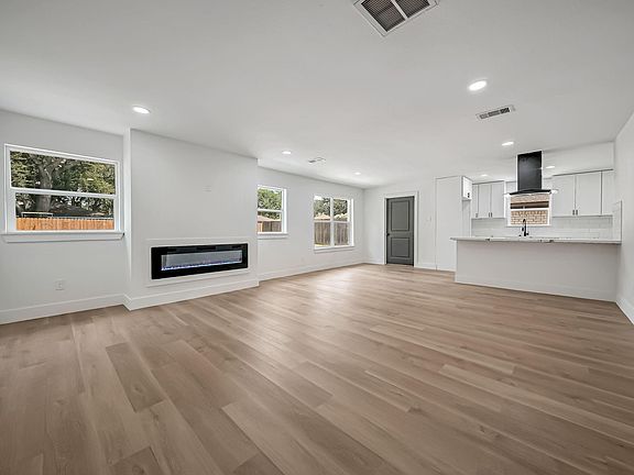 5th image of 10511 Sagepine Ln