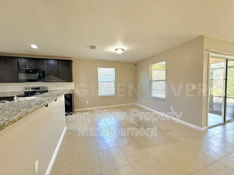 8704 Lake George Cir W — Photo 11