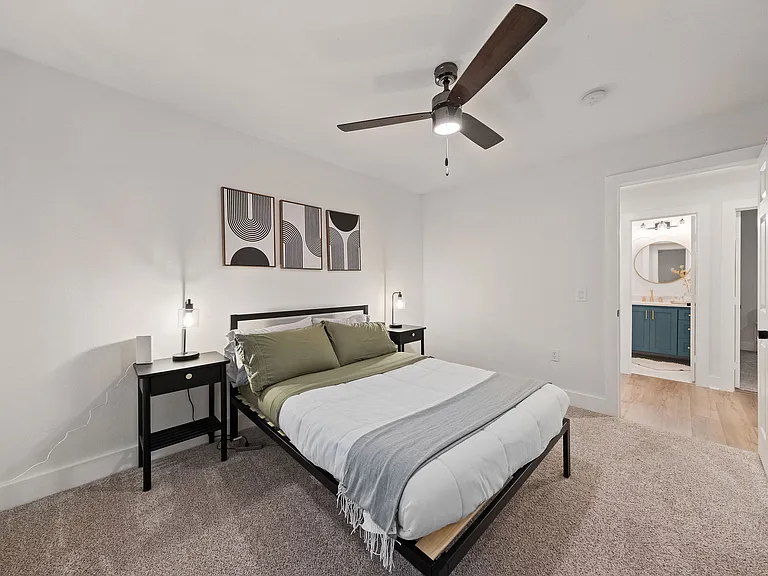 16502 Fox Knl — Photo 32